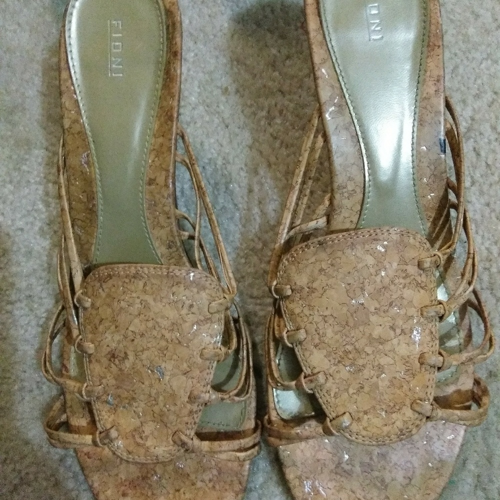 Fioni sandles